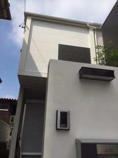 白を基調としたスタイリッシュなデザイン(外観)