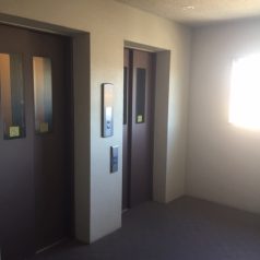 エレベーター2基です